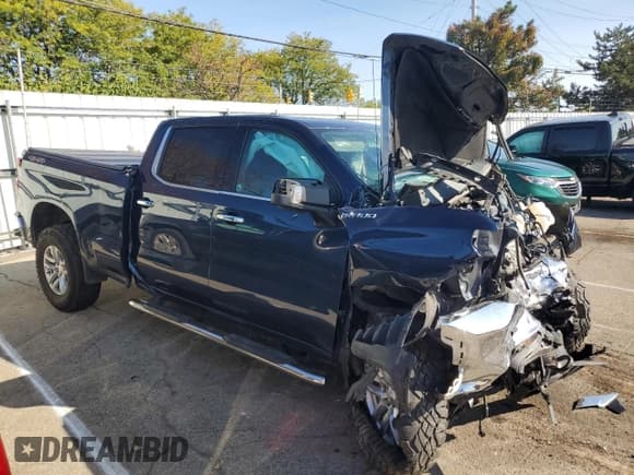 ✅ 2019 Chevrolet Silverado 1500 LTZ • VIN: 3GCUYGED0KG192551 • Lot: 70252594. Wystawiony na Copart z przebiegiem 100 779 mil. Bezpłatny archiwum sprzedaży aukcyjnych z USA i szczegółowy raport historii pojazdu na DreamBid. Zdjęcie 4.