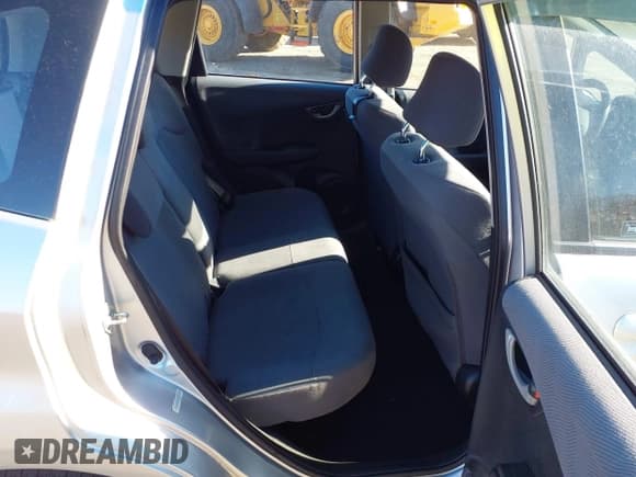 ✅ 2013 Honda Fit • VIN: JHMGE8H38DC063315 • Lot: 43604899. Wystawiony na IAAI z przebiegiem 101 501 mil. Bezpłatny archiwum sprzedaży aukcyjnych z USA i szczegółowy raport historii pojazdu na DreamBid. Zdjęcie 8.