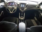 ✅ 2016 Hyundai Veloster • VIN: KMHTC6AD6GU301685 • Lot: 43147805. Wystawiony na Copart z przebiegiem 56 637 mil. Bezpłatny archiwum sprzedaży aukcyjnych z USA i szczegółowy raport historii pojazdu na DreamBid. Zdjęcie 8.