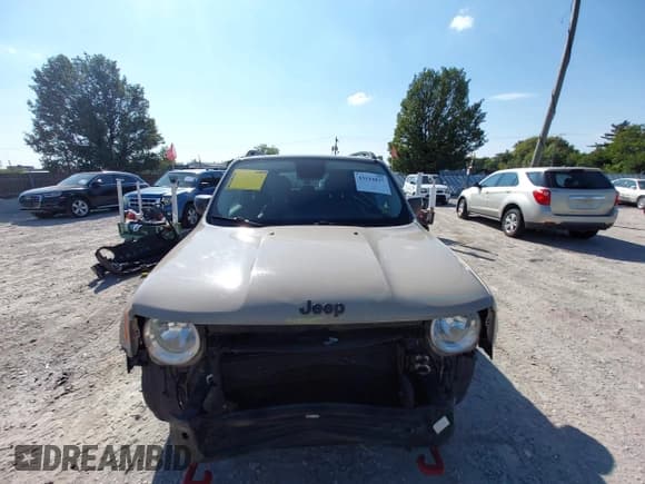✅ 2017 Jeep Renegade Trailhawk • VIN: ZACCJBCB0HPE88360 • Lot: 43194837. Listed on IAAI with 175,080 mi. Free auction sales archive from the USA and detailed vehicle history report at DreamBid. Image 12.