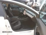 ✅ 2018 Tesla Model 3 Long Range Battery • VIN: 5YJ3E1EB8JF088796 • Lot: 43693681. Wystawiony na IAAI z przebiegiem 69 399 mil. Bezpłatny archiwum sprzedaży aukcyjnych z USA i szczegółowy raport historii pojazdu na DreamBid. Zdjęcie 5.