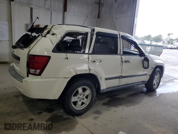 ✅ 2007 Jeep Grand Cherokee Laredo • VIN: 1J8GR48K27C609982 • Лот: 81655575. Опубликован ранее на Copart с пробегом Не указан. Бесплатный доступ к архиву аукционных продаж из США и подробный отчёт об истории автомобиля на DreamBid. Изображение 3.