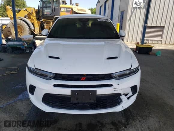 2024 Dodge Hornet R/T z VIN ZACPDFCW3R3A28539, wystawiony jako Copart lot #59208145 z przebiegiem 29 324 mil mil oraz Nie do naprawy • Non repairable. Historia ofert i sprzedaży dostępna na DreamBid. Obrazek 5.