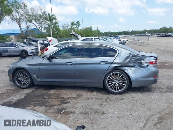 ✅ 2019 BMW 5 Series 540i • VIN: WBAJE5C51KBM76918 • Lot: 42000228. Listed on IAAI with 59,670 mi. Free auction sales archive from the USA and detailed vehicle history report at DreamBid. Image 14.
