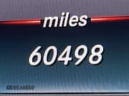 ✅ 2017 Mercedes-Benz C 300 • VIN: 55SWF4KB5HU180697 • Lot: 41993735. Wystawiony na IAAI z przebiegiem 60 498 mil. Bezpłatny archiwum sprzedaży aukcyjnych z USA i szczegółowy raport historii pojazdu na DreamBid. Zdjęcie 15.