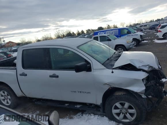 ✅ 2014 Nissan Titan SV • VIN: 1N6AA0EJ6EN514087 • Lot: 41273208. Wystawiony na IAAI z przebiegiem 129 222 mil. Bezpłatny archiwum sprzedaży aukcyjnych z USA i szczegółowy raport historii pojazdu na DreamBid. Zdjęcie 14.