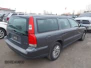 ✅ 2004 Volvo V70 • VIN: YV1SW61T042405718 • Lot: 43861784. Listed on IAAI with 205,583 mi. Free auction sales archive from the USA and detailed vehicle history report at DreamBid. Image 4.