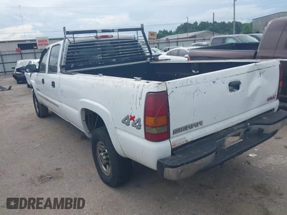 ✅ 2006 GMC Sierra 2500HD SLE2 • VIN: 1GTHK23U76F261834 • Лот: 42590532. Опубликован ранее на IAAI с пробегом 279 244 миль. Бесплатный доступ к архиву аукционных продаж из США и подробный отчёт об истории автомобиля на DreamBid. Изображение 3.