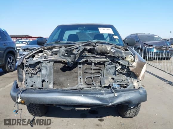 ✅ 2003 Chevrolet S-10 LS • VIN: 1GCCS14H338107286 • Лот: 41467985. Опубликован ранее на IAAI с пробегом 198 421 миль. Бесплатный доступ к архиву аукционных продаж из США и подробный отчёт об истории автомобиля на DreamBid. Изображение 13.