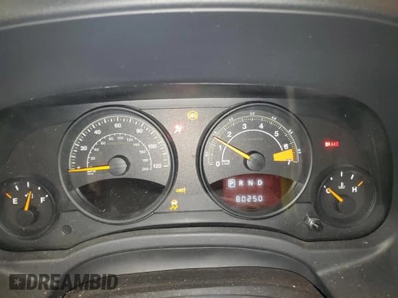 ✅ 2015 Jeep Patriot Latitude • VIN: 1C4NJRFB5FD426252 • Lot: 54958515. Listed on Copart with 80,250 mi. Free auction sales archive from the USA and detailed vehicle history report at DreamBid. Image 9.