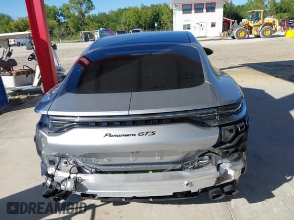 ✅ 2021 Porsche Panamera GTS • VIN: WP0AG2A75ML147958 • Lot: 43576210. Wystawiony na IAAI z przebiegiem 29 514 mil. Bezpłatny archiwum sprzedaży aukcyjnych z USA i szczegółowy raport historii pojazdu na DreamBid. Zdjęcie 17.