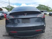 ✅ 2024 Tesla Model Y • VIN: 7SAYGDED5RF111338 • Lot: 42293384. Wystawiony na IAAI z przebiegiem 6 864 mil. Bezpłatny archiwum sprzedaży aukcyjnych z USA i szczegółowy raport historii pojazdu na DreamBid. Zdjęcie 16.