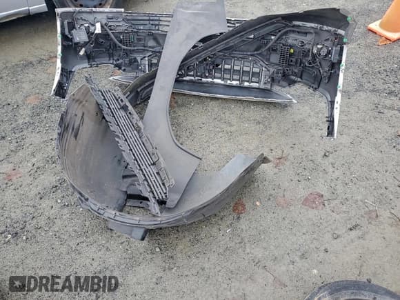 ✅ 2023 Polestar 2 • VIN: YSMEG3KA2PL114278 • Lot: 96733355. Wystawiony na Copart z przebiegiem 46 738 mil. Bezpłatny archiwum sprzedaży aukcyjnych z USA i szczegółowy raport historii pojazdu na DreamBid. Zdjęcie 13.