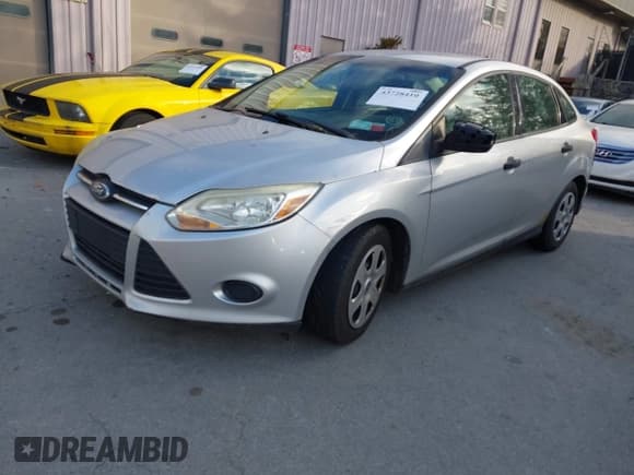 ✅ 2012 Ford Focus S • VIN: 1FAHP3E28CL126870 • Lot: 43728410. Listed on IAAI with 201,315 mi. Free auction sales archive from the USA and detailed vehicle history report at DreamBid. Image 2.