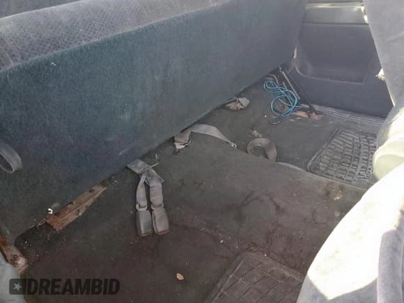 ✅ 2002 Chevrolet Silverado 1500 LS • VIN: 2GCEC19V521162926 • Лот: 91719365. Опубликован ранее на Copart с пробегом 285 894 миль. Бесплатный доступ к архиву аукционных продаж из США и подробный отчёт об истории автомобиля на DreamBid. Изображение 10.