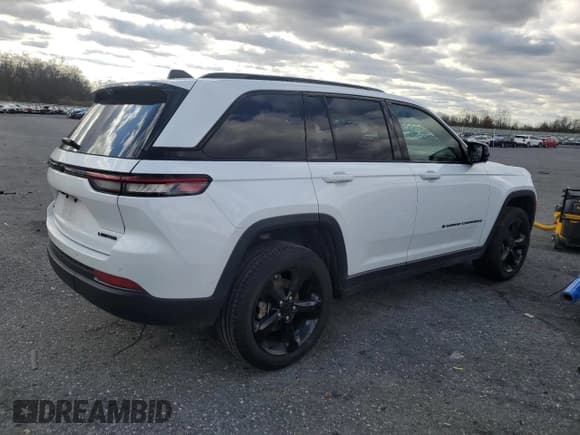 ✅ 2024 Jeep Grand Cherokee Limited • VIN: 1C4RJHBG5R8514535 • Лот: 92358575. Опубликован ранее на Copart с пробегом 16 615 миль. Бесплатный доступ к архиву аукционных продаж из США и подробный отчёт об истории автомобиля на DreamBid. Изображение 3.