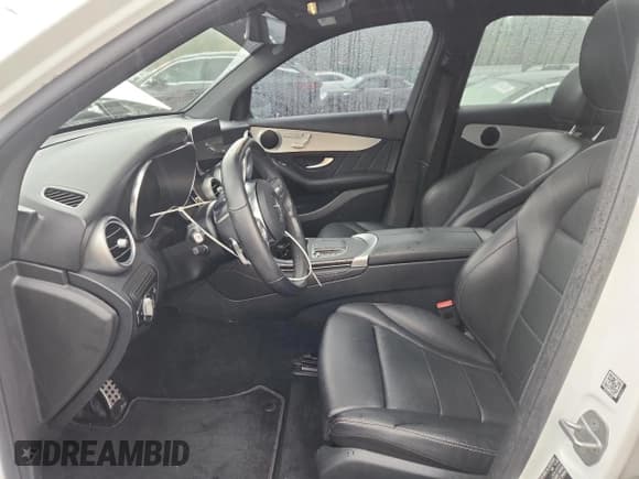 ✅ 2021 Mercedes-Benz GLC 300 • VIN: W1N0G8DB8MF906592 • Lot: 90227415. Wystawiony na Copart z przebiegiem Nie podano. Bezpłatny archiwum sprzedaży aukcyjnych z USA i szczegółowy raport historii pojazdu na DreamBid. Zdjęcie 7.