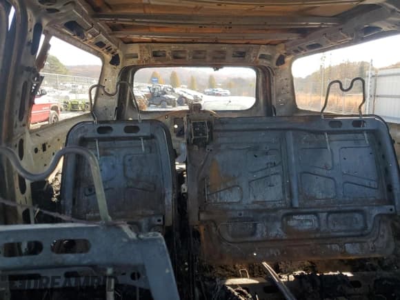 ✅ 2011 Chevrolet Suburban • VIN: 1GNWK5EG5BR230131 • Lot: 82959184. Listed on Copart with Not provided. Free auction sales archive from the USA and detailed vehicle history report at DreamBid. Image 10.