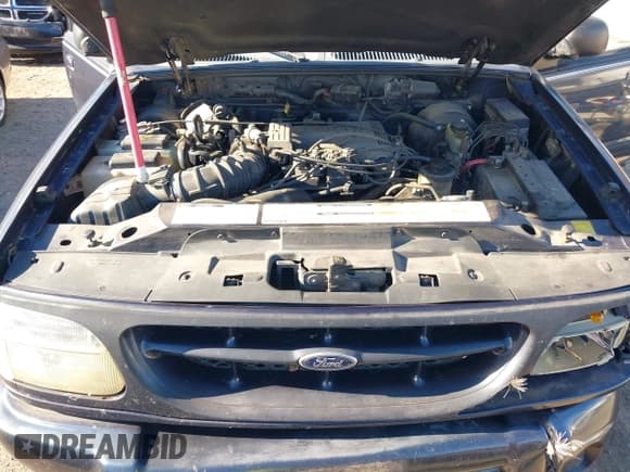 ✅ 2000 Ford Explorer • VIN: 1FMZU85P9YZA08844 • Лот: 43719692. Опубликован ранее на IAAI с пробегом 184 017 миль. Бесплатный доступ к архиву аукционных продаж из США и подробный отчёт об истории автомобиля на DreamBid. Изображение 10.