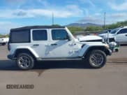 ✅ 2019 Jeep Wrangler Unlimited Sahara • VIN: 1C4HJXEN6KW507353 • Lot: 43217370. Wystawiony na IAAI z przebiegiem 38 989 mil. Bezpłatny archiwum sprzedaży aukcyjnych z USA i szczegółowy raport historii pojazdu na DreamBid. Zdjęcie 13.