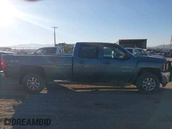 ✅ 2011 Chevrolet Silverado 2500HD LTZ • VIN: 1GC1KYC82BF152084 • Лот: 43281621. Опубликован ранее на IAAI с пробегом 163 157 миль. Бесплатный доступ к архиву аукционных продаж из США и подробный отчёт об истории автомобиля на DreamBid. Изображение 13.