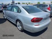 ✅ 2019 Volkswagen Passat Wolfsburg Edition • VIN: 1VWLA7A37KC012334 • Lot: 42923649. Wystawiony na IAAI z przebiegiem 36 742 mil. Bezpłatny archiwum sprzedaży aukcyjnych z USA i szczegółowy raport historii pojazdu na DreamBid. Zdjęcie 3.