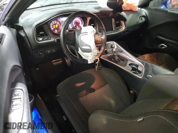 ✅ 2021 Dodge Challenger R/T Scat Pack • VIN: 2C3CDZFJ0MH583617 • Lot: 82953043. Wystawiony na Copart z przebiegiem 24 673 mil. Bezpłatny archiwum sprzedaży aukcyjnych z USA i szczegółowy raport historii pojazdu na DreamBid. Zdjęcie 8.