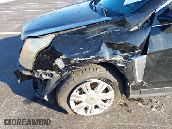 ✅ 2015 Cadillac SRX Luxury Collection • VIN: 3GYFNEE38FS595607 • Lot: 43720579. Listed on IAAI with 103,582 mi. Free auction sales archive from the USA and detailed vehicle history report at DreamBid. Image 6.