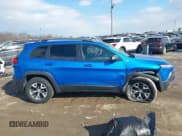 ✅ 2017 Jeep Cherokee Trailhawk • VIN: 1C4PJMBS3HW664741 • Lot: 41445538. Wystawiony na IAAI z przebiegiem 106 054 mil. Bezpłatny archiwum sprzedaży aukcyjnych z USA i szczegółowy raport historii pojazdu na DreamBid. Zdjęcie 13.