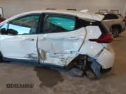 ✅ 2018 Chevrolet Bolt EV LT • VIN: 1G1FW6S05J4135910 • Lot: 41894058. Wystawiony na IAAI z przebiegiem 64 881 mil. Bezpłatny archiwum sprzedaży aukcyjnych z USA i szczegółowy raport historii pojazdu na DreamBid. Zdjęcie 6.