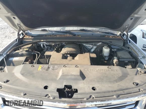 ✅ 2017 Chevrolet Suburban Premier • VIN: 1GNSKJKC5HR215260 • Lot: 64230254. Wystawiony na Copart z przebiegiem 122 978 mil. Bezpłatny archiwum sprzedaży aukcyjnych z USA i szczegółowy raport historii pojazdu na DreamBid. Zdjęcie 13.