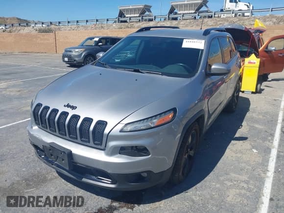 ✅ 2016 Jeep Cherokee Latitude • VIN: 1C4PJMCS4GW170322 • Лот: 41841572. Опубликован ранее на IAAI с пробегом 112 884 миль. Бесплатный доступ к архиву аукционных продаж из США и подробный отчёт об истории автомобиля на DreamBid. Изображение 2.