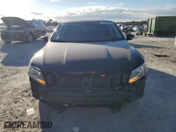 ✅ 2017 Volkswagen Passat SE • VIN: 1VWBT7A33HC060055 • Lot: 92636255. Listed on Copart with 160,663 mi. Free auction sales archive from the USA and detailed vehicle history report at DreamBid. Image 5.