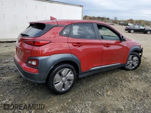 ✅ 2021 Hyundai Kona Limited • VIN: KM8K33AG7MU135502 • Лот: 74057123. Опубликован ранее на Copart с пробегом 62 527 миль. Бесплатный доступ к архиву аукционных продаж из США и подробный отчёт об истории автомобиля на DreamBid. Изображение 3.