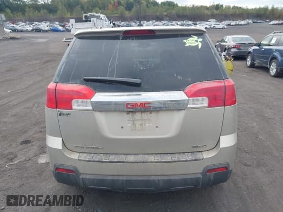 ✅ 2015 GMC Terrain SLE • VIN: 2GKFLVEK6F6359866 • Lot: 43278346. Wystawiony na IAAI z przebiegiem 143 349 mil. Bezpłatny archiwum sprzedaży aukcyjnych z USA i szczegółowy raport historii pojazdu na DreamBid. Zdjęcie 16.