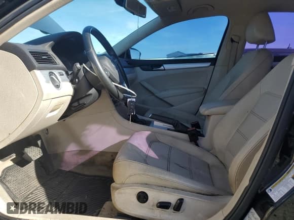 ✅ 2012 Volkswagen Passat SE • VIN: 1VWBP7A34CC040488 • Lot: 91448485. Listed on Copart with 180,173 mi. Free auction sales archive from the USA and detailed vehicle history report at DreamBid. Image 7.