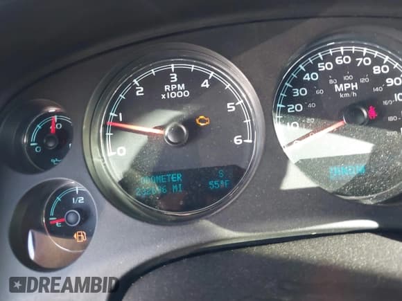 ✅ 2010 Chevrolet Silverado 1500 • VIN: 3GCXKTE27AG261479 • Lot: 43635635. Wystawiony na IAAI z przebiegiem 232 696 mil. Bezpłatny archiwum sprzedaży aukcyjnych z USA i szczegółowy raport historii pojazdu na DreamBid. Zdjęcie 7.