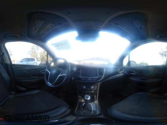 ✅ 2018 Buick Encore Preferred • VIN: KL4CJASB7JB524440 • Lot: 43187197. Wystawiony na IAAI z przebiegiem 40 665 mil. Bezpłatny archiwum sprzedaży aukcyjnych z USA i szczegółowy raport historii pojazdu na DreamBid. Zdjęcie 18.