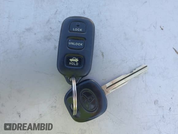 ✅ 2004 Toyota Camry LE • VIN: 4T1BF32K84U075319 • Lot: 42650053. Wystawiony na IAAI z przebiegiem 183 491 mil. Bezpłatny archiwum sprzedaży aukcyjnych z USA i szczegółowy raport historii pojazdu na DreamBid. Zdjęcie 11.