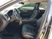 ✅ 2021 Volvo V60 • VIN: YV4102WK7M1072755 • Lot: 65976425. Wystawiony na Copart z przebiegiem 85 902 mil. Bezpłatny archiwum sprzedaży aukcyjnych z USA i szczegółowy raport historii pojazdu na DreamBid. Zdjęcie 7.