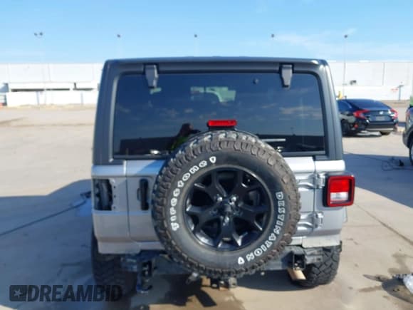 ✅ 2021 Jeep Wrangler Islander • VIN: 1C4GJXAN8MW601514 • Lot: 43403702. Wystawiony na IAAI z przebiegiem 41 567 mil. Bezpłatny archiwum sprzedaży aukcyjnych z USA i szczegółowy raport historii pojazdu na DreamBid. Zdjęcie 17.