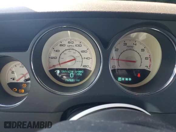 ✅ 2013 Dodge Challenger R/T Classic • VIN: 2C3CDYBTXDH680826 • Lot: 92224215. Wystawiony na Copart z przebiegiem 157 631 mil. Bezpłatny archiwum sprzedaży aukcyjnych z USA i szczegółowy raport historii pojazdu na DreamBid. Zdjęcie 9.