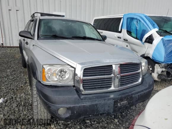 2006 Dodge Dakota SLT z VIN 1D7HW48N36S522858, wystawiony jako Copart lot #66431064 z przebiegiem 197 028 mil mil oraz Szkoda całkowita • Salvage title. Historia ofert i sprzedaży dostępna na DreamBid. Obrazek 5.