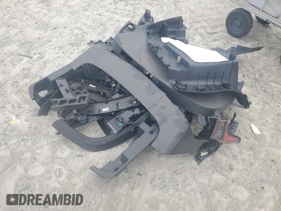 ✅ 2025 Chevrolet Equinox FWD LT • VIN: 3GNAXHEGXSL129297 • Lot: 67523685. Wystawiony na Copart z przebiegiem 4 935 mil. Bezpłatny archiwum sprzedaży aukcyjnych z USA i szczegółowy raport historii pojazdu na DreamBid. Zdjęcie 13.