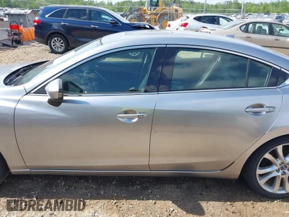 ✅ 2015 Mazda 6 i Touring • VIN: JM1GJ1V59F1222402 • Lot: 42097106. Wystawiony na IAAI z przebiegiem 73 538 mil. Bezpłatny archiwum sprzedaży aukcyjnych z USA i szczegółowy raport historii pojazdu na DreamBid. Zdjęcie 14.