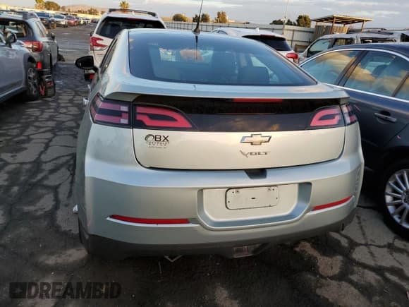 ✅ 2013 Chevrolet Volt • VIN: 1G1RD6E46DU130804 • Lot: 79694893. Wystawiony na Copart z przebiegiem 134 450 mil. Bezpłatny archiwum sprzedaży aukcyjnych z USA i szczegółowy raport historii pojazdu na DreamBid. Zdjęcie 6.
