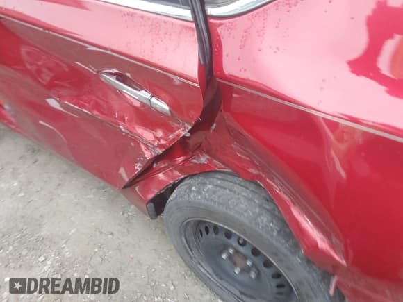 ✅ 2017 Nissan Sentra SV • VIN: 3N1AB7APXHY212041 • Lot: 43569165. Wystawiony na IAAI z przebiegiem 165 006 mil. Bezpłatny archiwum sprzedaży aukcyjnych z USA i szczegółowy raport historii pojazdu na DreamBid. Zdjęcie 6.