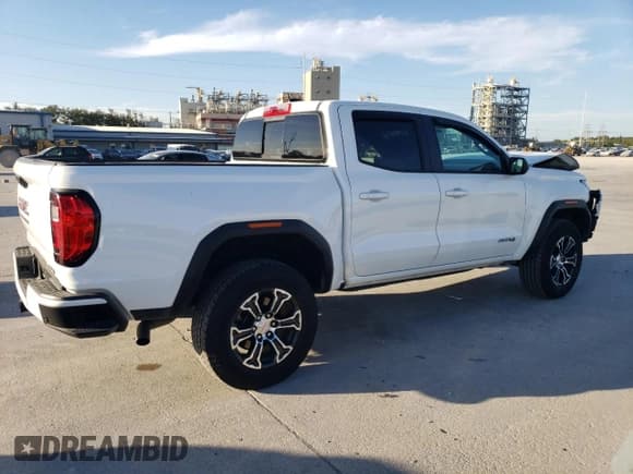 ✅ 2023 GMC Canyon 4WD AT4 • VIN: 1GTP6DEK6P1237045 • Lot: 74981784. Wystawiony na Copart z przebiegiem 18 036 mil. Bezpłatny archiwum sprzedaży aukcyjnych z USA i szczegółowy raport historii pojazdu na DreamBid. Zdjęcie 3.