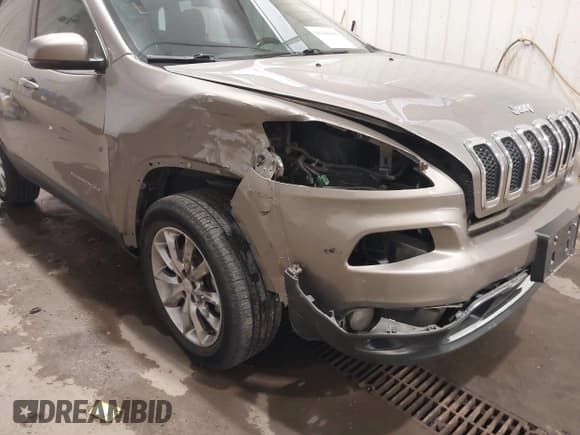 ✅ 2018 Jeep Cherokee Limited • VIN: 1C4PJMDB6JD613166 • Lot: 43260618. Wystawiony na IAAI z przebiegiem 92 627 mil. Bezpłatny archiwum sprzedaży aukcyjnych z USA i szczegółowy raport historii pojazdu na DreamBid. Zdjęcie 6.