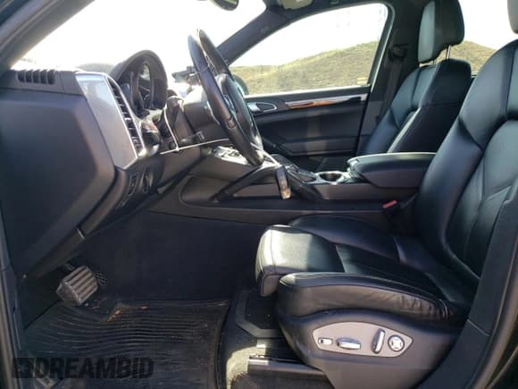 ✅ 2011 Porsche Cayenne S • VIN: WP1AB2A22BLA43846 • Lot: 53877535. Wystawiony na Copart z przebiegiem 136 405 mil. Bezpłatny archiwum sprzedaży aukcyjnych z USA i szczegółowy raport historii pojazdu na DreamBid. Zdjęcie 7.